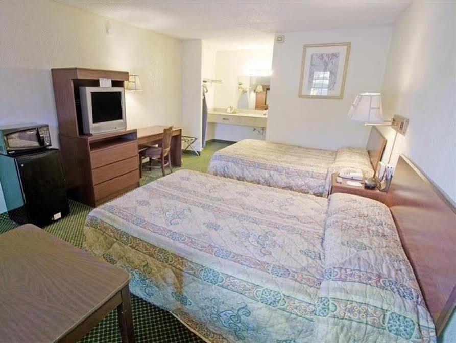 Americas Best Value Inn Richmond South Bellwood Kültér fotó