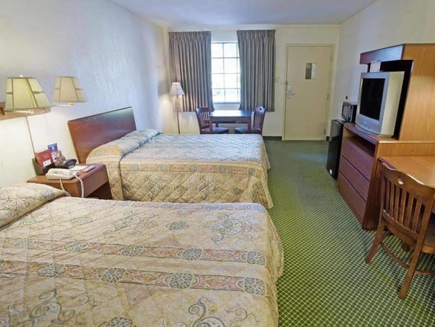Americas Best Value Inn Richmond South Bellwood Kültér fotó