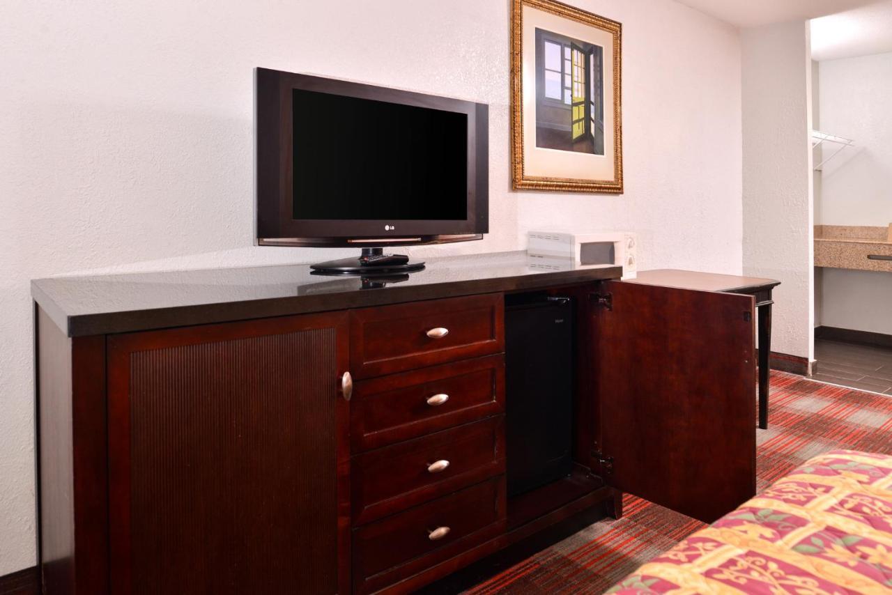 Americas Best Value Inn Richmond South Bellwood Kültér fotó